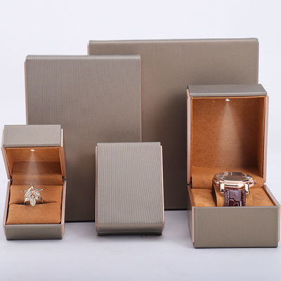 OEM PU cuero LED caja de joyería, Handy cuadrada joyería de lujo packaging box set