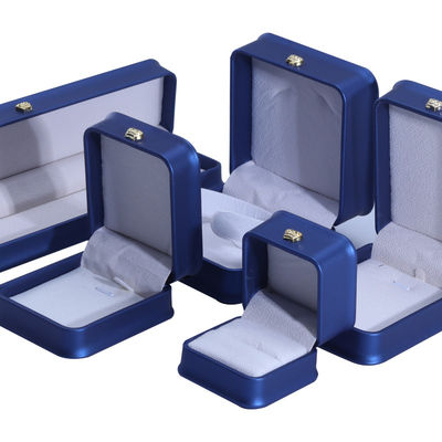 comprar Logotipo personalizado PU cuero de corona de diseño de joyería caja de juego para el anillo de collar de pulsera azul online manufacture