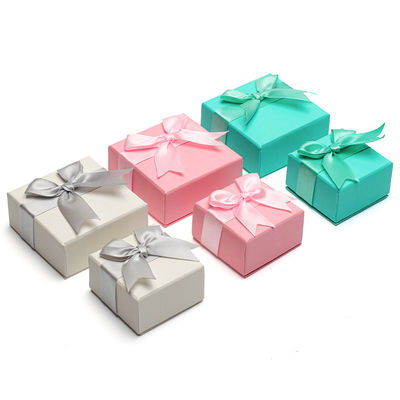 Hanhong Logotipo personalizado paquete de joyas para niñas aretes Mini papel de color de terciopelo caja de regalo