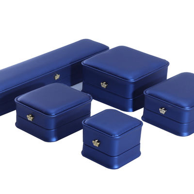 Logotipo personalizado PU cuero de corona de diseño de joyería caja de juego para el anillo de collar de pulsera azul