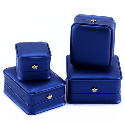 Logotipo personalizado PU cuero de corona de diseño de joyería caja de juego para el anillo de collar de pulsera azul