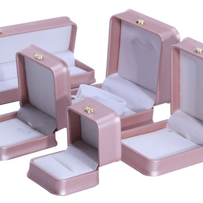 comprar Lujo de la corona de oro diseño de pieles de joyería de PU caja de paquete para el anillo de collar de pulsera online manufacture