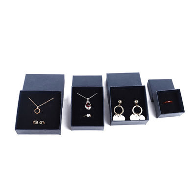 Fabricación al por mayor Caja de joyería de lujo personalizada de alta gama Collar Brazalete Aretes Anillo conjunto de joyas Embalaje tapa de papel de cartón y base Caja de joyas con logotipo