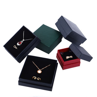 Fabricación al por mayor Caja de joyería de lujo personalizada de alta gama Collar Brazalete Aretes Anillo conjunto de joyas Embalaje tapa de papel de cartón y base Caja de joyas con logotipo