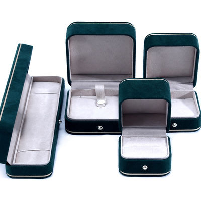 comprar Tamaño personalizado y logotipo personalizado Caja de joyas de terciopelo verde para anillo de collar de pulsera online manufacture