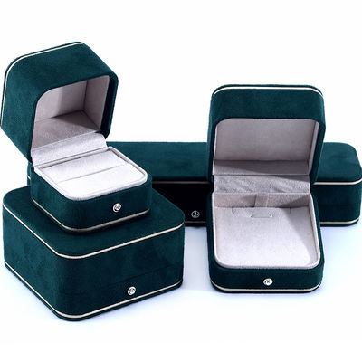Tamaño personalizado y logotipo personalizado Caja de joyas de terciopelo verde para anillo de collar de pulsera