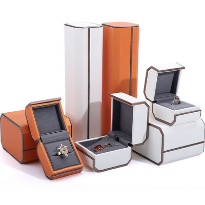 comprar Caja de embalaje de joyas de cuero de oro de PU elegante a medida para anillos collares y pulseras online manufacture