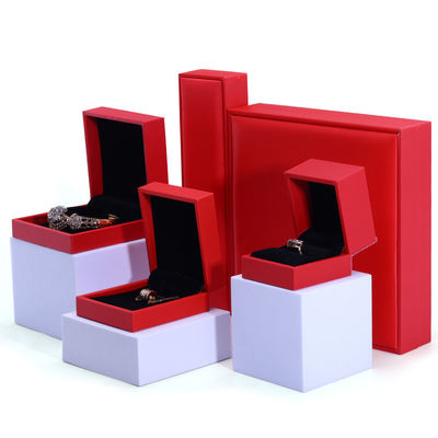 comprar Caja de joyería de cuero falso rojo de marca personalizada Caja de embalaje de joyería de lujo online manufacture
