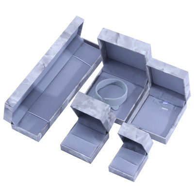 Fabricación al por mayor de joyería cuadrada de lujo Caja de joyería personalizada de alta gama Collar Brazalete Aretes Anillo conjunto de joyas Embalaje papel cartón flip mármol Caja de joyas con logotipo