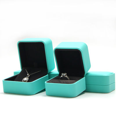 Caja de embalaje de joyería de cuero de PU de lujo con 6.5 * 6cm competitivo