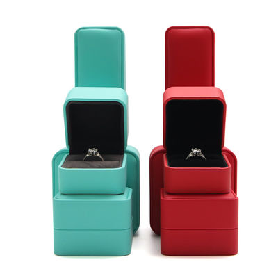 Caja de embalaje de joyería de cuero de PU de lujo con 6.5 * 6cm competitivo