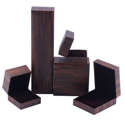 Joyería de cuero hecha a medida Cajas de cartón Orecillos Collares Anillos Embalaje
