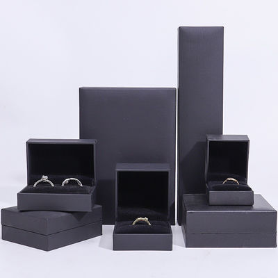 Caja de joyería ecológica hecha a mano de cartón negro de doble vuelta