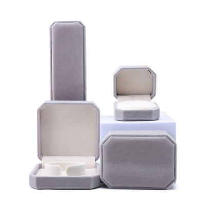 Caja de joyería octogonal de flanilla gris personalizada para collares Brazaletes y anillos