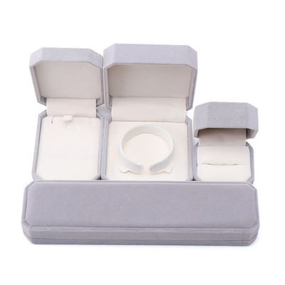 Caja de joyería octogonal de flanilla gris personalizada para collares Brazaletes y anillos