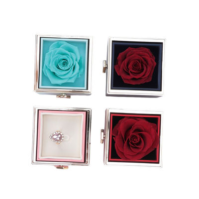 Cuadro de joyas de flores de jabón rosa para el día de San Valentín