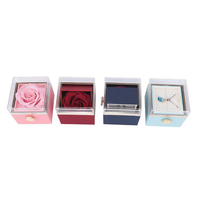 Cuadro de joyas de flores de jabón rosa para el día de San Valentín