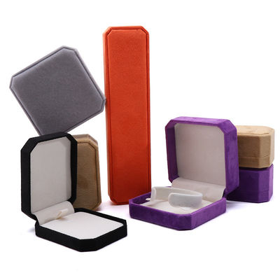Caja de joyas de terciopelo de forma octogonal para collar de marca personalizada Brazalete y anillo