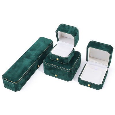 Logotipo personalizado Caja de joyería de terciopelo verde para pendientes de pendientes Brazalete Collar de anillo