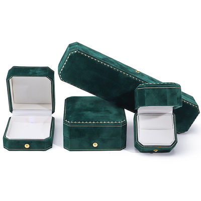 Logotipo personalizado Caja de joyería de terciopelo verde para pendientes de pendientes Brazalete Collar de anillo