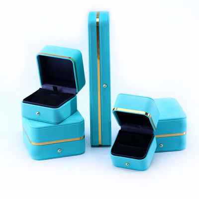 Caja de embalaje de joyas de cuero de PU de grado rectángulo para brazalete collar de reloj y anillo