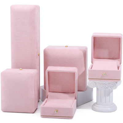 Caja de joyas de color rosa rectangular para embalaje de logotipos personalizados de pulseras collares y anillos