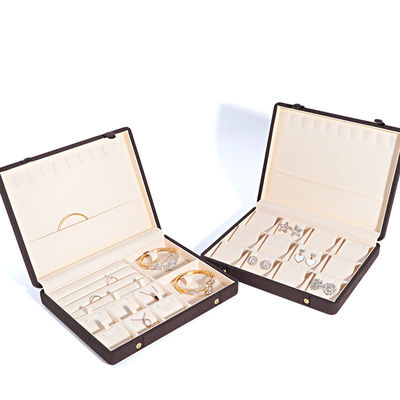 Caja de joyería de cuero de microfibra de color café para collar Brazalet Stud Set y anillo