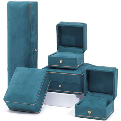Fabricación al por mayor Caja de joyería de lujo personalizada de alta calidad Collar Brazalete Aretes Anillo conjunto de joyas Embalaje Caja de joyas azul terciopelo con logotipo