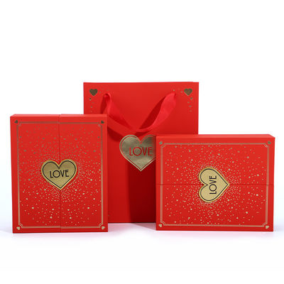 Envase en forma de corazón para el collar del día de San Valentín