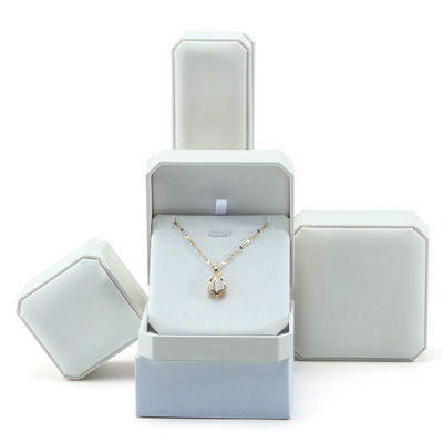 Envase de joyas Hanhong para pendientes Brazalete Caja de almacenamiento en cuero blanco 10*10*5cm