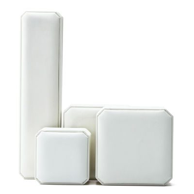 Envase de joyas Hanhong para pendientes Brazalete Caja de almacenamiento en cuero blanco 10*10*5cm
