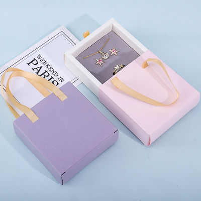 Discreto cartón papel joyería caja de embalaje de regalo con bolsa para el almacenamiento
