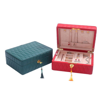 Cuadro de almacenamiento de joyas de granos de diamante multifunción Organizador de joyas de cuero con toalla