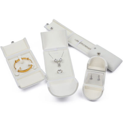 Caja de regalo de joyas de terciopelo blanco exquisito de lujo caja de embalaje para colgante de anillo