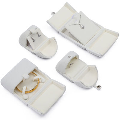 Caja de regalo de joyas de terciopelo blanco exquisito de lujo caja de embalaje para colgante de anillo