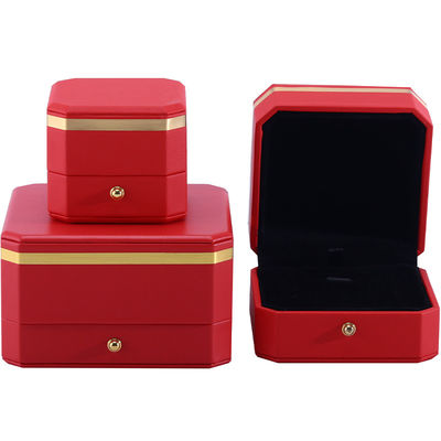 Caja de embalaje de lujo de cuero PU octogonal rojo con adornos dorados