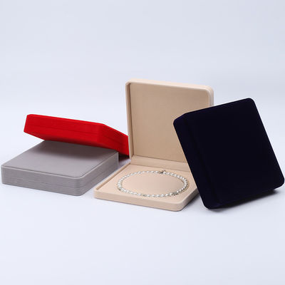 En forma personalizada, caja de joyería de terciopelo suave y elegante, cuadro de joyería de collar de perlas.