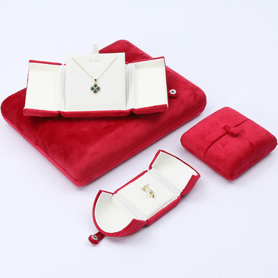 China Manufactura mayorista de joyería de lujo Embalaje de caja de alta gama personalizada collar Brazalete Aretes Anillo Embalaje de doble puerta Bote de joyería rojo de terciopelo con logotipo