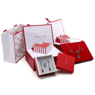Caja de regalo de papel de cartón con tarjeta de felicitación