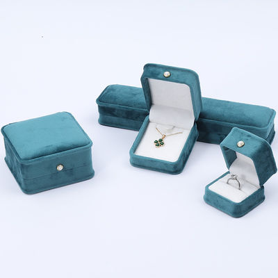 Venta al por mayor Fabricación de joyas de terciopelo de gama alta Embalaje de caja Collar personalizado Brazalete de orejas Anillo conjunto de joyas Embalaje de joyas de terciopelo verde Caja con logotipo
