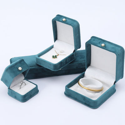 Venta al por mayor Fabricación de joyas de terciopelo de gama alta Embalaje de caja Collar personalizado Brazalete de orejas Anillo conjunto de joyas Embalaje de joyas de terciopelo verde Caja con logotipo