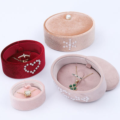 Caja de anillos de terciopelo mini ovalado, caja de almacenamiento de anillos con adornos de perlas.