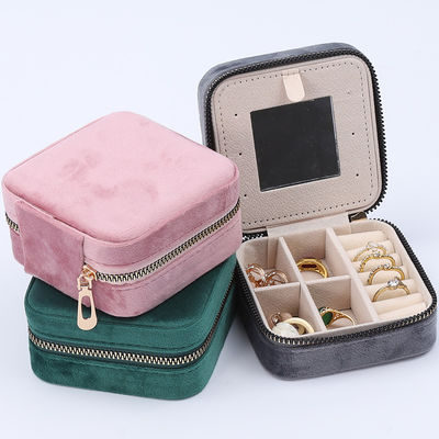 Caja de almacenamiento de joyas elegante de alta gama organizador de joyas de viaje de terciopelo suave con espejo