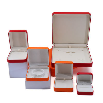 Caja de almacenamiento de joyas de cuero de PU de colores múltiples, elegante y convexa para envases de lujo