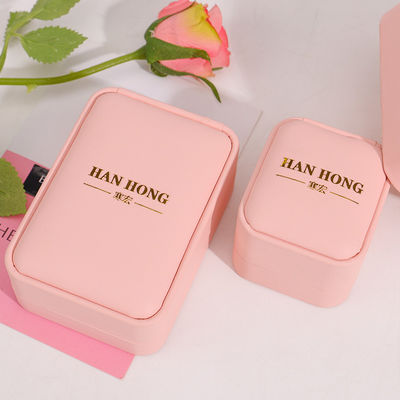 Fabricación al por mayor de joyería Premium Embalaje de caja Logotipo personalizado personalizado Collar Brazalete Orecillos Anillo Embalaje de cuero rosa Caja de joyería