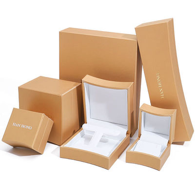 Caja de joyería en forma de arco dorado de cuero falso caja de joyería de lujo caja de embalaje de almacenamiento
