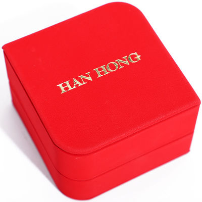 Caja de joyería de cuero de PU en forma de diamante de arco rojo revestimiento de terciopelo para envases de lujo