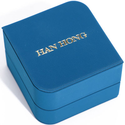Caja de almacenamiento de joyas de cuero en forma de arco de diamante de PU para el embalaje de colgantes de anillos