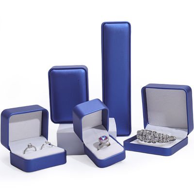 Cuadro de joyería de cuero de PU de forma personalizada para embalaje.