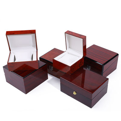 Exquisita caja de relojes de lujo de madera brillante